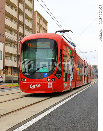 カープラッピング電車 118422102