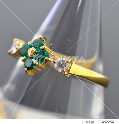 エメラルドダイヤモンドリング エメラルドダイヤモンドリング 118422581