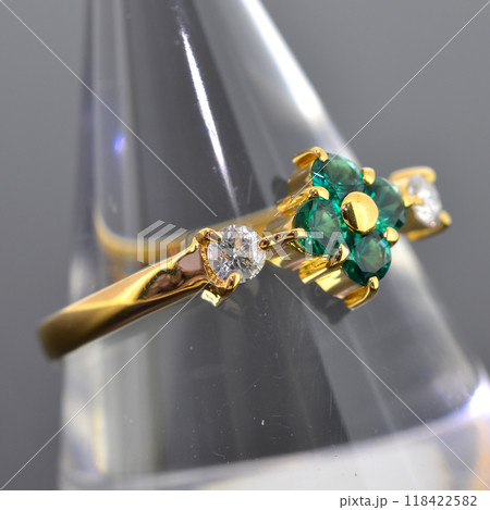 エメラルドダイヤモンドリング エメラルドダイヤモンドリング 118422582