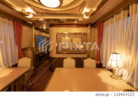 夢空間ダイニングカー夕景車内17 118424123