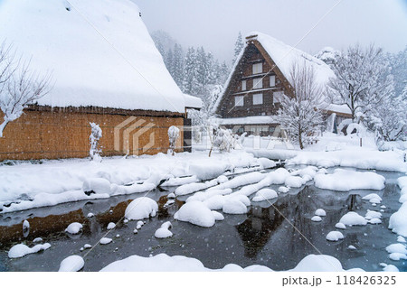 【世界遺産】豪雪の白川郷【岐阜県】 118426325
