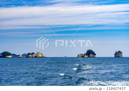 仙台一人旅で訪れた松島観光船島めぐりは好天に恵まれ、最高の気分でした 118427437