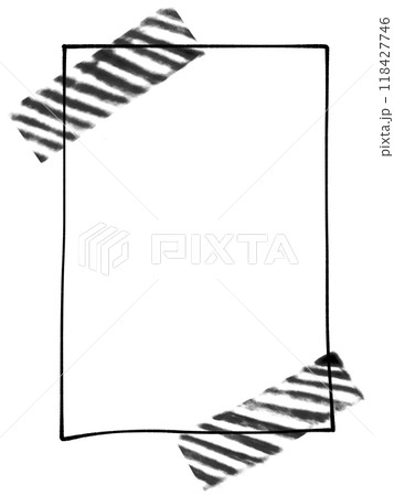 ペンで描いたシンプルなメモを斜めストライプ柄のマスキングテープで留めているモノクロフレームイラスト 118427746
