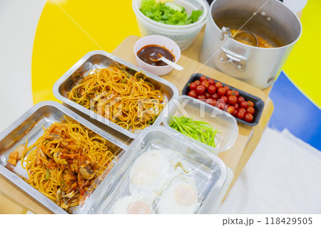 こども食堂イメージ 118429505