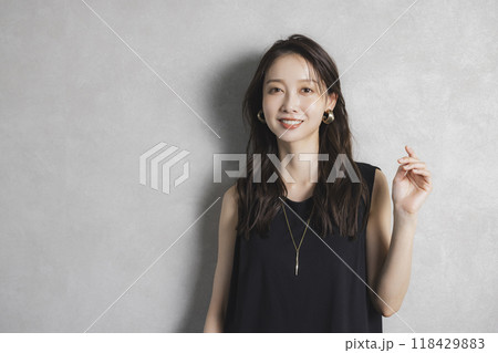 ロングヘアの女性 ロングヘアの女性 118429883