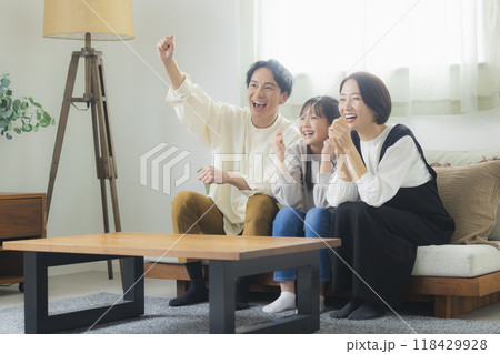 家族の楽しいイメージ   家族の楽しいイメージ   118429928