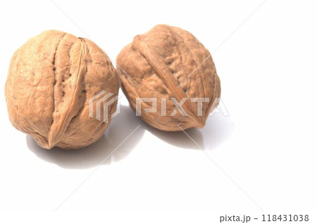 殻付きのクルミ 118431038