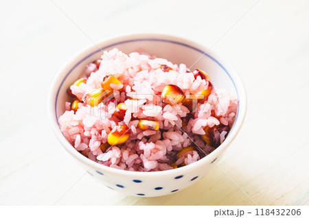 赤いトウモロコシご飯 赤いトウモロコシご飯 118432206