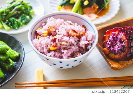 赤いトウモロコシご飯 118432207