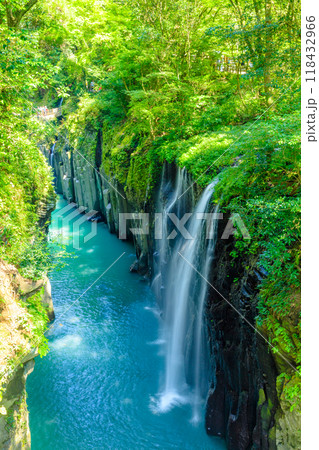 夏の高千穂峡　真名井の滝　宮崎県高千穂町 118432966