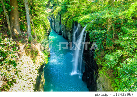 夏の高千穂峡　真名井の滝　宮崎県高千穂町 118432967