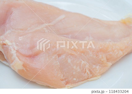 鶏胸肉 118433204