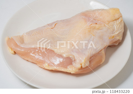 鶏胸肉 118433220
