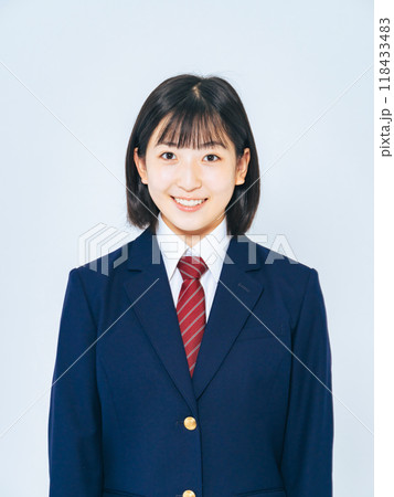 ブレザー制服を着た女子学生 ブレザー制服を着た女子学生 118433483