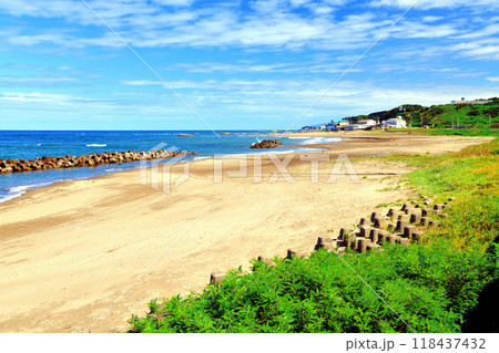 石地海水浴場周辺を望む(新潟県柏崎市)【2024.9】 石地海水浴場周辺を望む(新潟県柏崎市)【2024.9】 118437432
