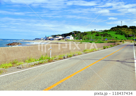 石地海水浴場周辺を望む(新潟県柏崎市)【2024.9】 118437434