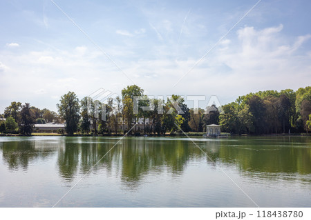 晴天のフォンテーヌブロー城 晴天のフォンテーヌブロー城 118438780