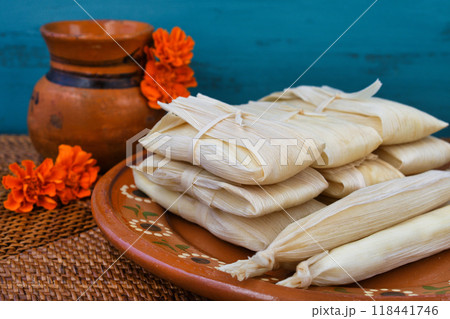 メキシコ料理 タマレスとアトーレ 死者の日のイメージで メキシコ料理 タマレスとアトーレ 死者の日のイメージで 118441746