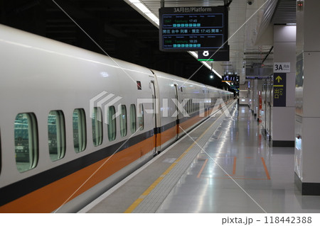 通う 通勤 鉄道駅 118442388
