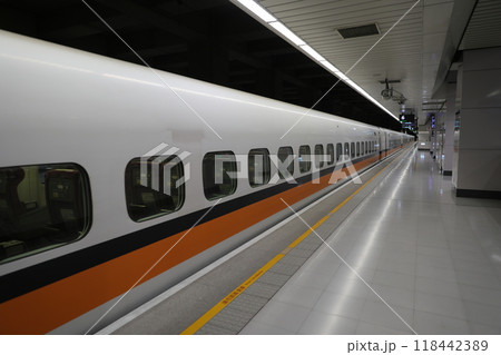 通う 通勤 鉄道駅 118442389