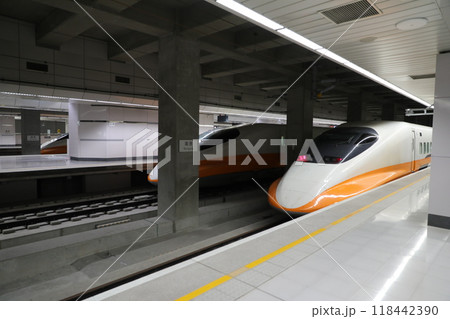 通う 通勤 鉄道駅 118442390