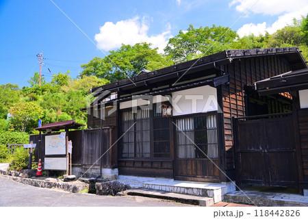 古い町並みが再現された妻籠宿 118442826