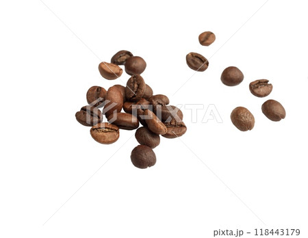 Falling coffee beans isolated on white background with clipping path 118443179