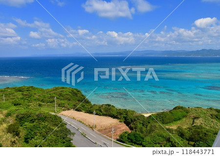 沖縄県古宇利島オーシャンタワーから見る海 沖縄県古宇利島オーシャンタワーから見る海 118443771