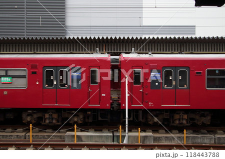 姫路駅に到着し回送列車となる播但線103系電車 118443788