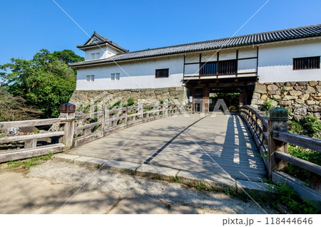 彦根市、国宝彦根城の天秤櫓と廊下橋 彦根市、国宝彦根城の天秤櫓と廊下橋 118444646
