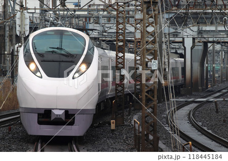 常磐線特急ひたち号（E657系電車：品川-上野⇔いわき-仙台） 118445184