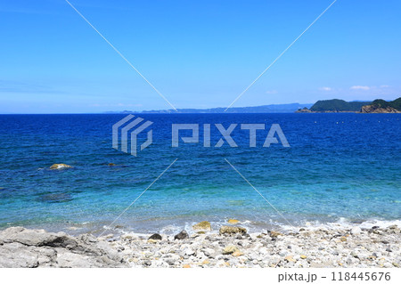 白崎海岸 透き通った青い海 白崎海岸 透き通った青い海 118445676