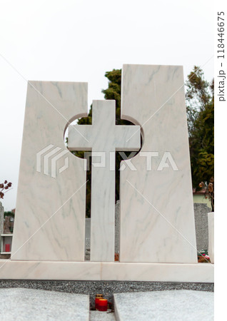 Close-up of cross in a cemetery 118446675