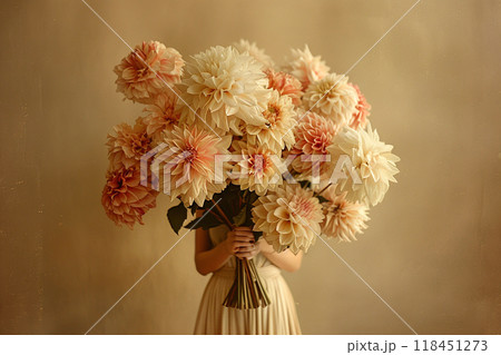 Elegant Bouquet Embrace Elegant Bouquet Embrace 118451273
