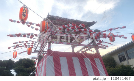 日本のお祭り盆踊り風景 118451467