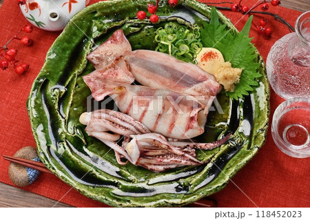 スルメイカのイカ焼き。するめいか、シーフード、海鮮料理 スルメイカのイカ焼き。するめいか、シーフード、海鮮料理 118452023