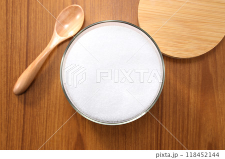 透明容器に入った砂糖 118452144