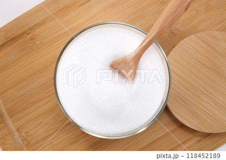 透明容器に入った砂糖 118452189