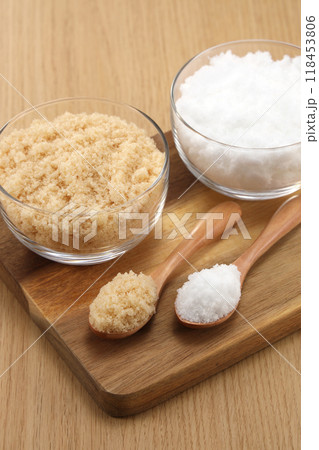 白砂糖と三温糖 118453806