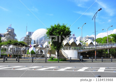 神奈川県藤沢市 湘南台文化センターと青空 神奈川県藤沢市 湘南台文化センターと青空 118453988