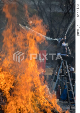 広島・護国神社・どんと焼き 118454188