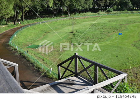 パークゴルフ場　見晴台からの眺め 　真夏の風景　 118454248