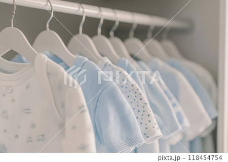 水色を基調としたベビー服のクローゼット 118454754