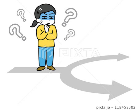 分かれ道で考えている私服の女性 118455302