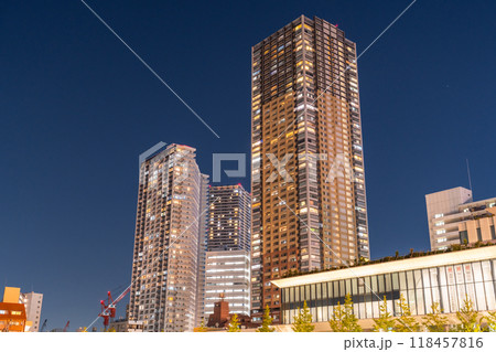 《東京都》池袋のタワーマンションの夜景・イケサンパーク 118457816