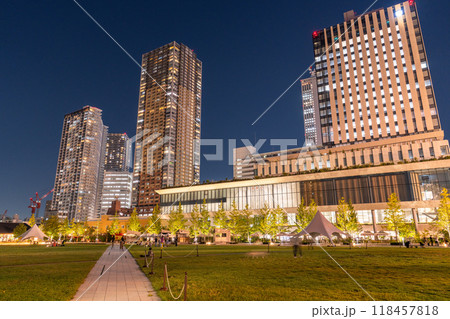 《東京都》池袋のタワーマンションの夜景・イケサンパーク 118457818