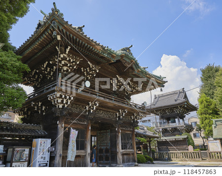 東京都葛飾区 柴又帝釈天 二天門と大鐘楼 東京都葛飾区 柴又帝釈天 二天門と大鐘楼 118457863