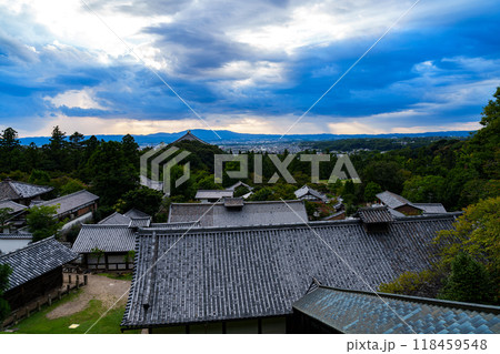 初秋の東大寺二月堂からの夕景 東大寺境内と生駒山を望む夕空 初秋の東大寺二月堂からの夕景 東大寺境内と生駒山を望む夕空 118459548