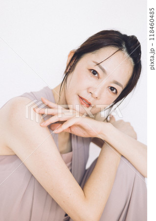 40代の日本人女性・美容・スキンケアイメージ 40代の日本人女性・美容・スキンケアイメージ 118460485