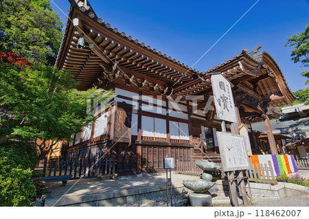 新緑に包まれた山門 　深大寺　新緑 　浮岳山昌楽院　厄除元三大師 118462007